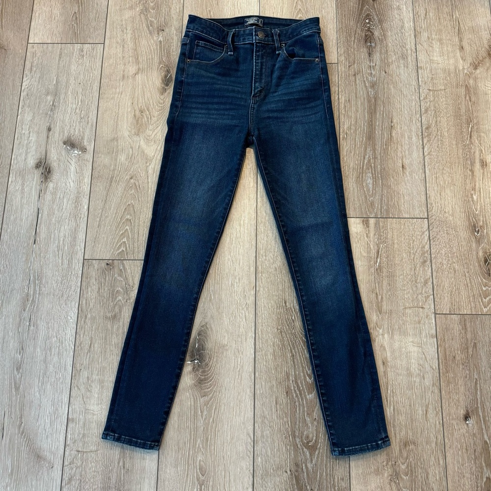 Abercrombie & Fitch Dark Blue Denim High Rise Skinny Jeans 24 or 00
